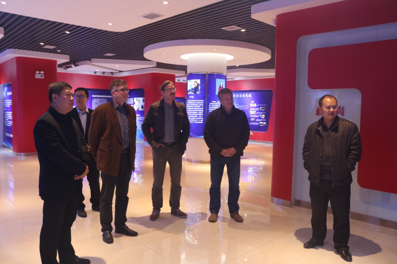 瑞士專(zhuān)家丹尼爾·魯赫一行來(lái)石家莊國際人才城參觀(guān)交流