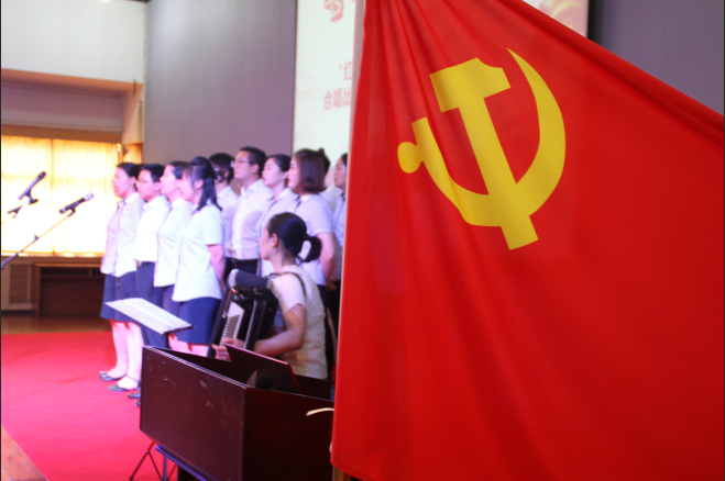 “紅心向黨，唱響青春”河北諾亞舉辦七一合唱比賽暨優(yōu)秀黨員頒獎典禮